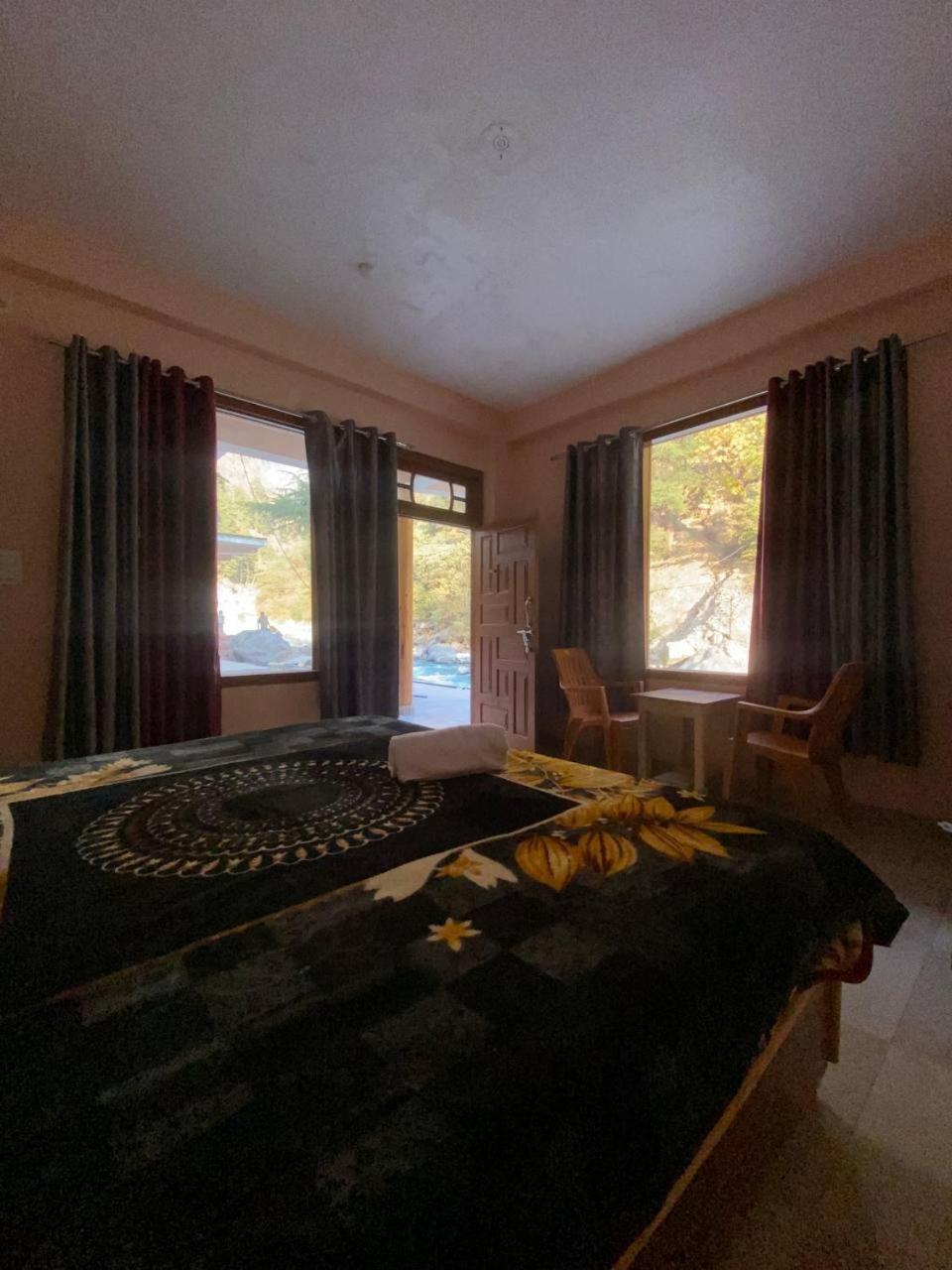 Hom House Of Mannmauji Riverside Kasol Εξωτερικό φωτογραφία